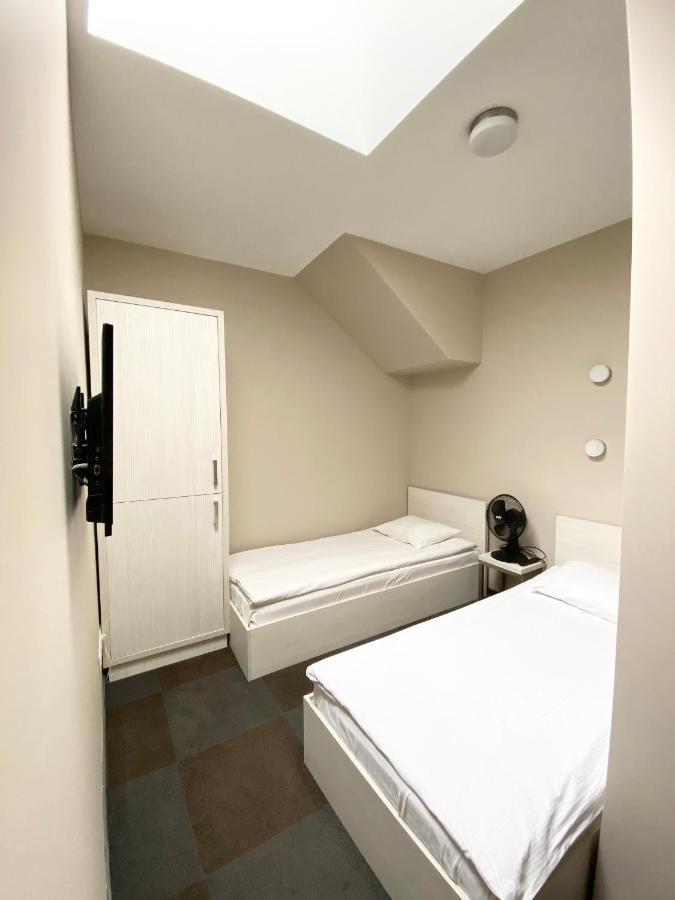 Promenada Hostel *